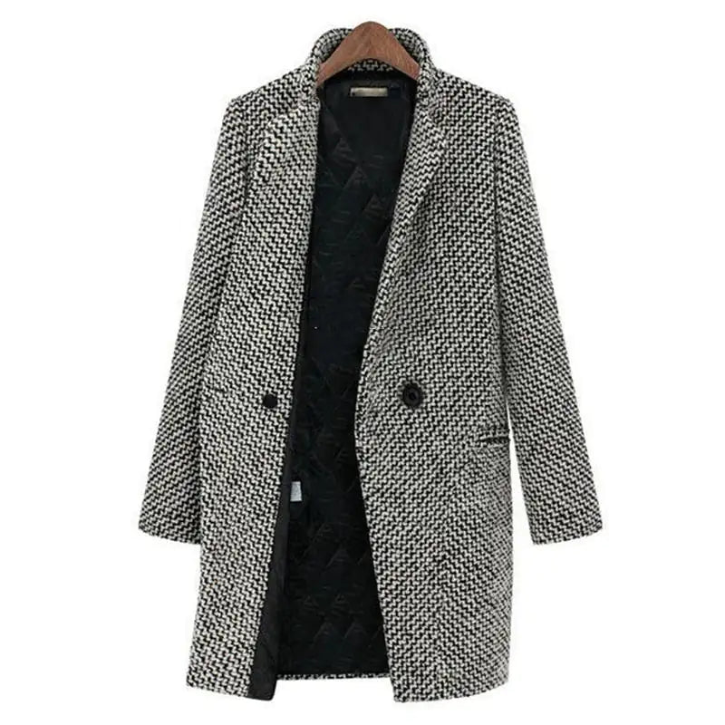 Claudia Coat — Elegance, Warmth, and Guaranteed Compliments