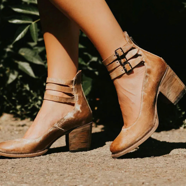 DANIELLA – STRAP DETAIL BLOCK HEEL PUMPS